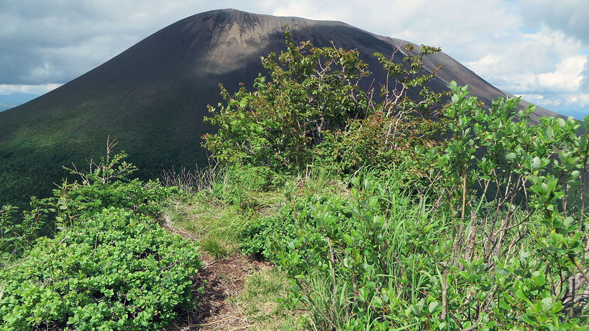 剣ヶ峰山頂と浅間山