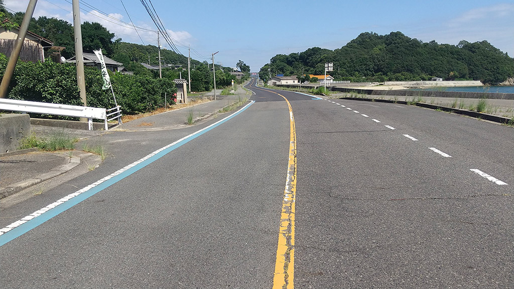果てしなく続く道